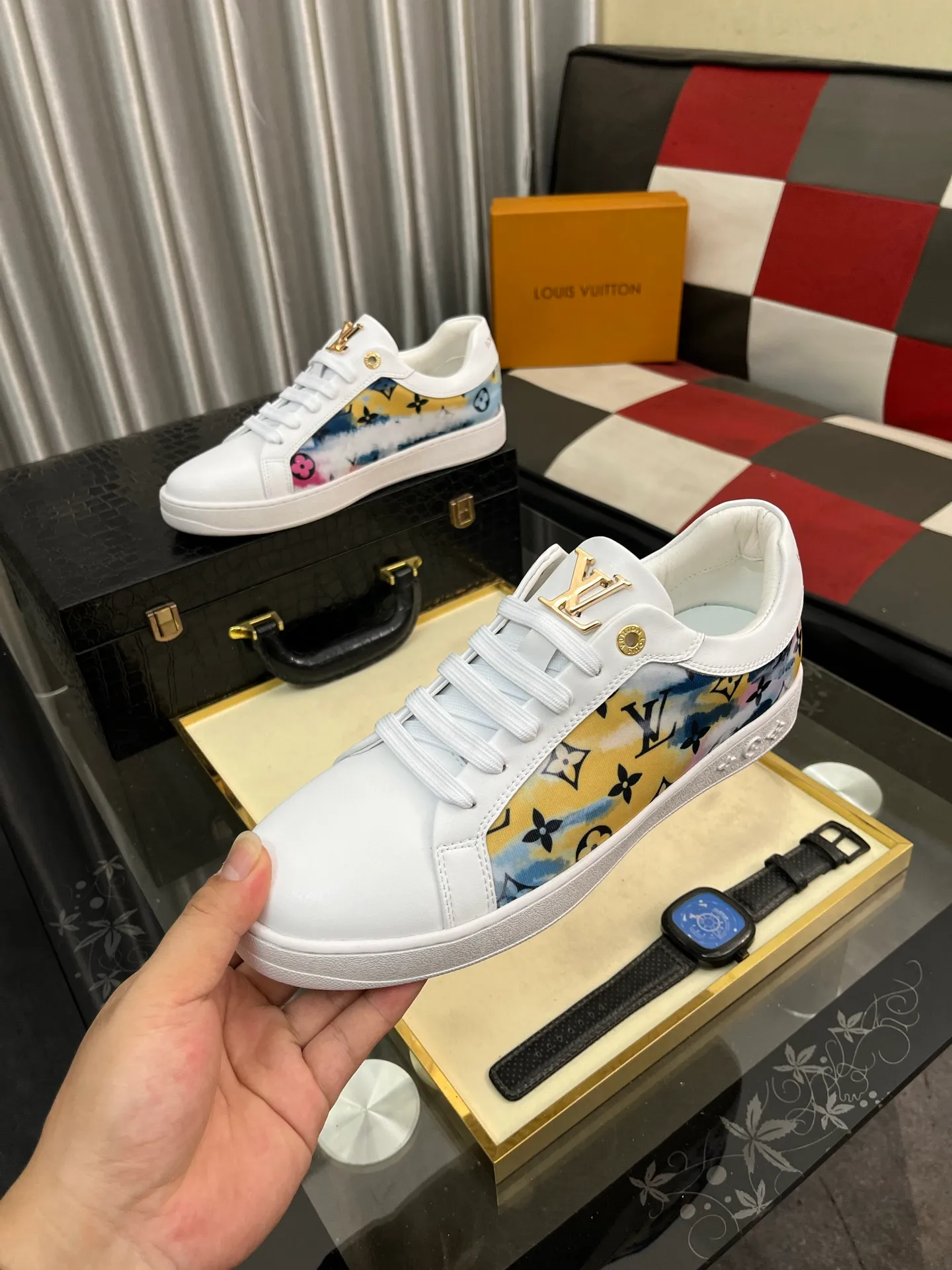 Men's shoes💰400⌚️⌚️"LV" latest men's casual shoes, genuine leather lining, rubber wear-resistant outsole, fine lines and beautiful strips, not too much decoration, European and American style, comfortable and high-end, code number: 38 to 44 45 can be customized, 3️⃣colors are available